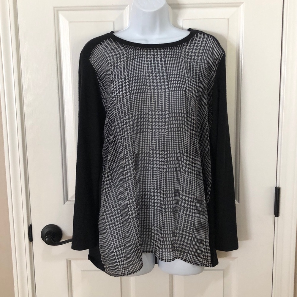 Long sleeved T-shirt w/semi sheer front